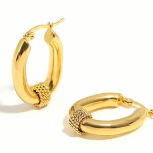 Elegant Gold Hoop Earrings